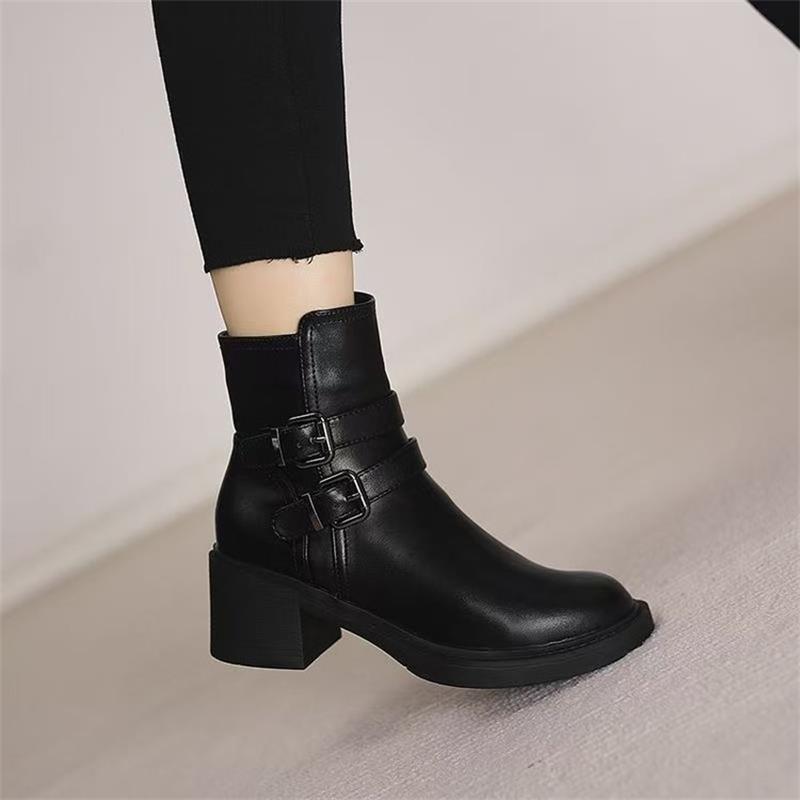 Round Toe Mid-Heel Black Boots