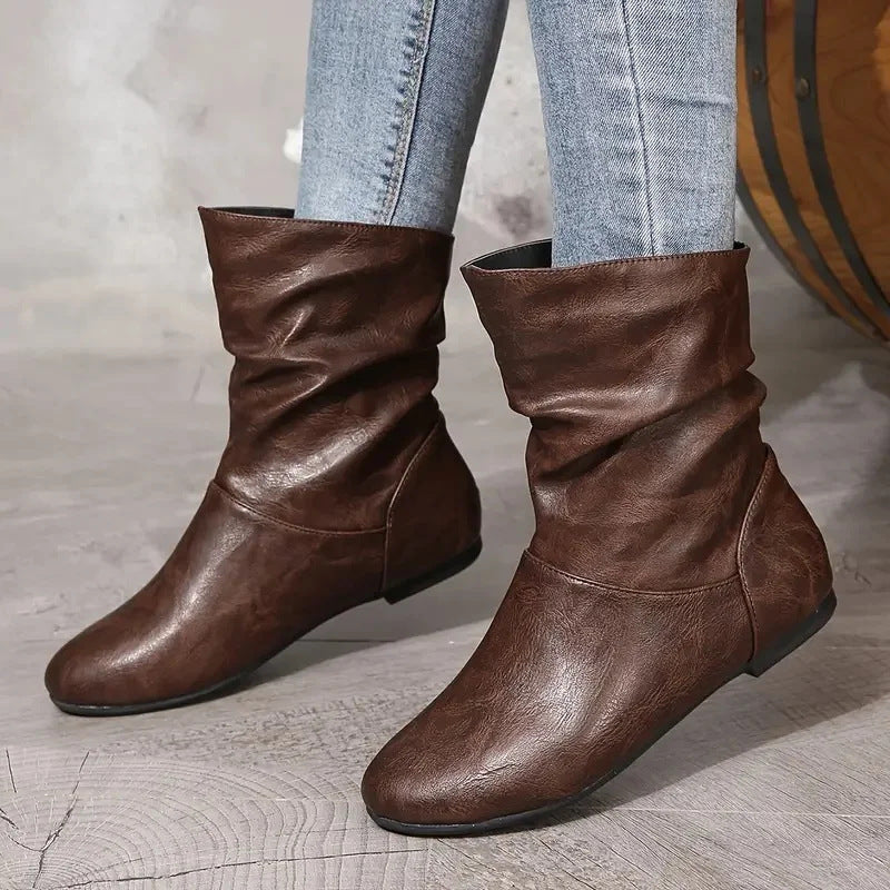 Flat Leather Boots Premium Essentials