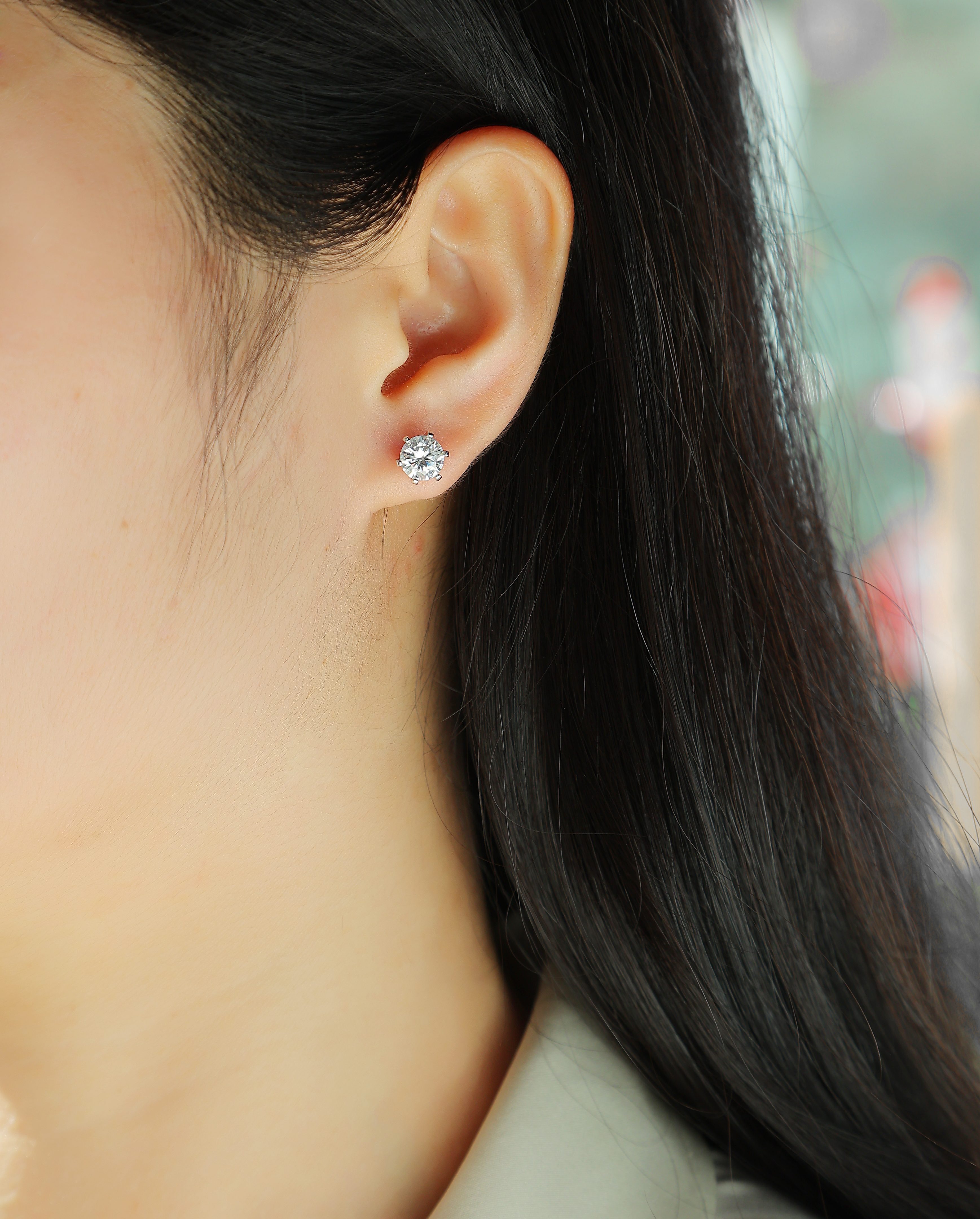 S925 Platinum 1-Carat Moissanite Studs