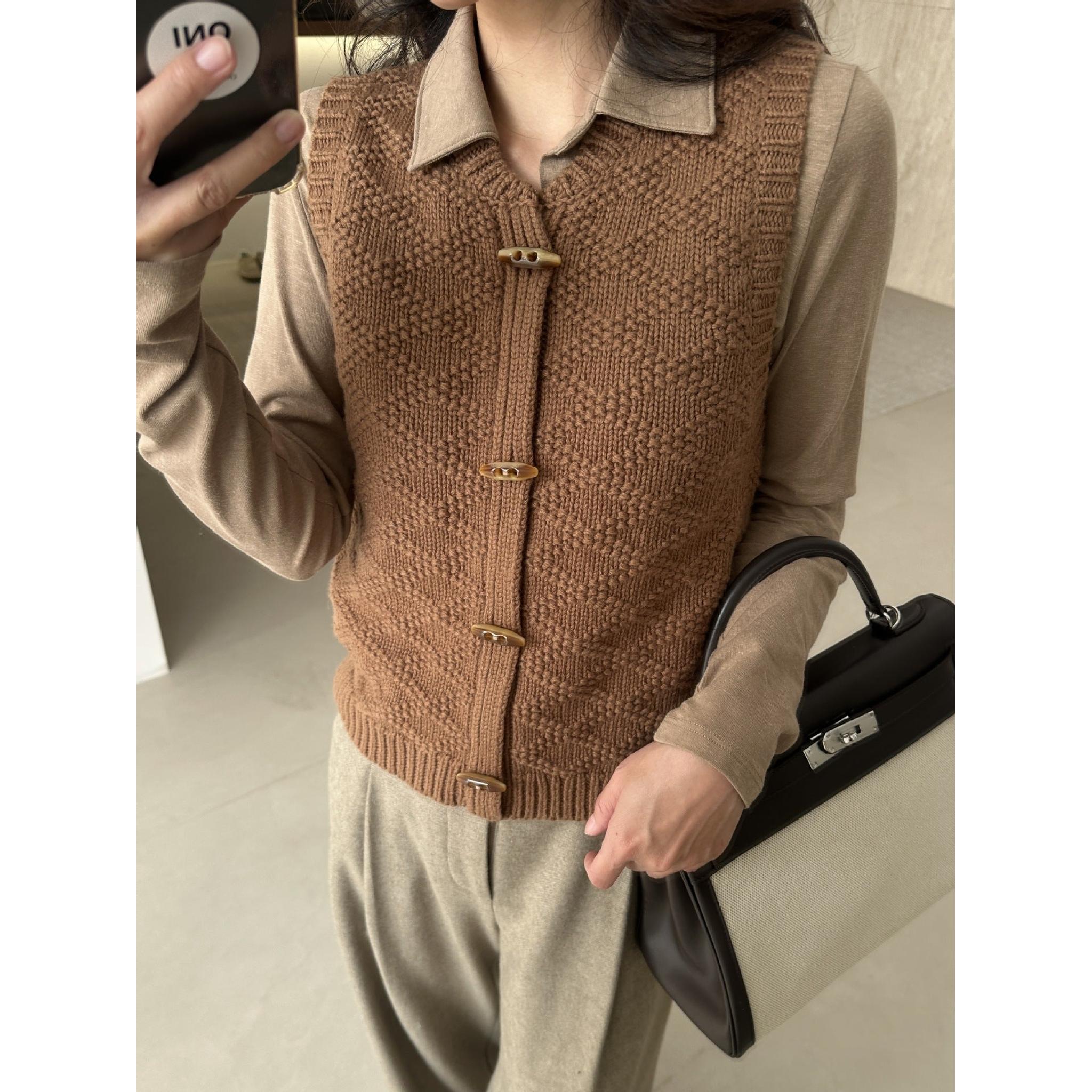 Horizon Essentials | Diamond Plaid Knitted Women's Vest