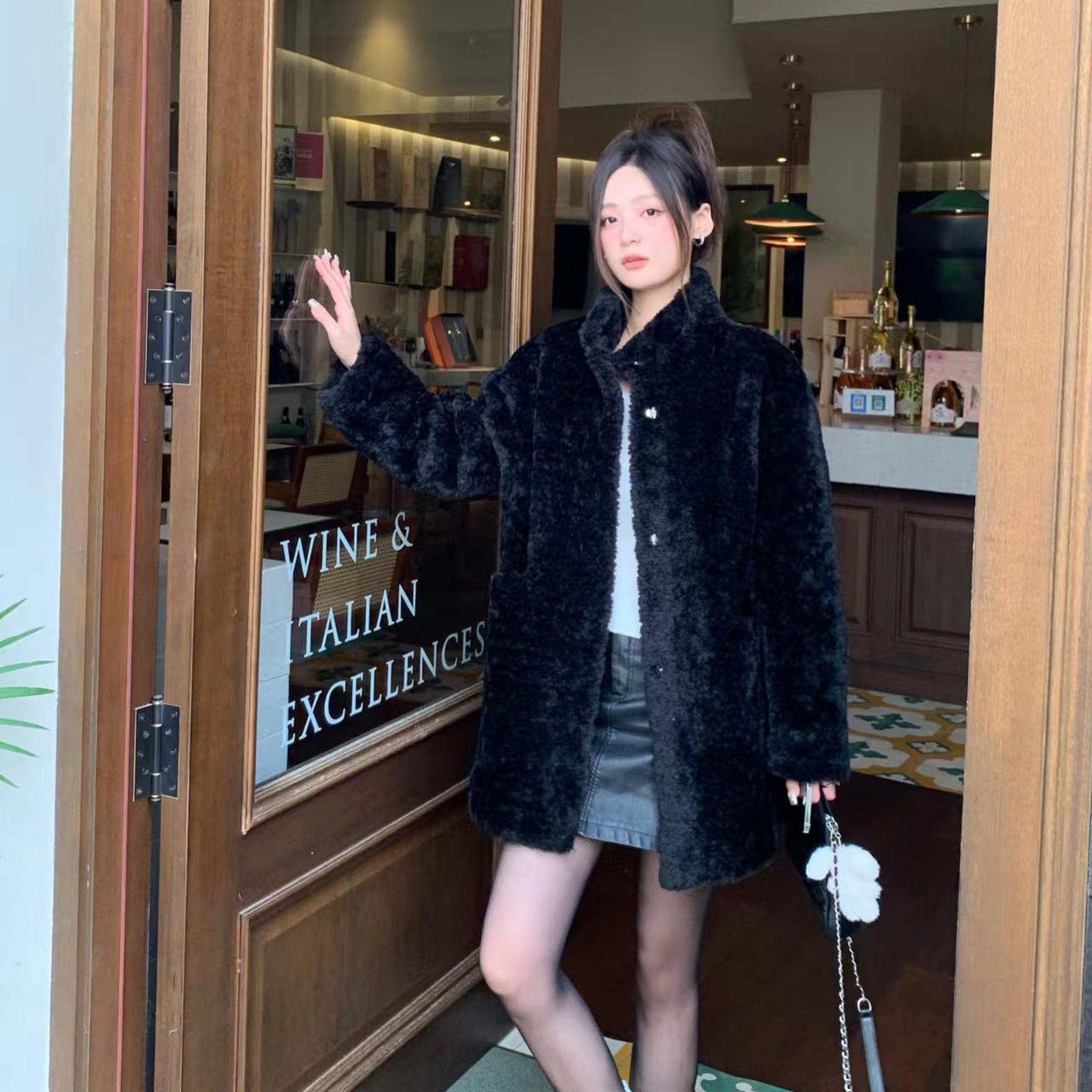 Horizon Essentials | Premium Sleeveless Mid-Length Chenille Coat