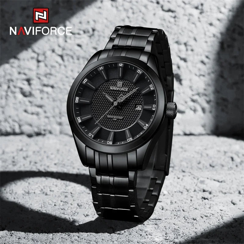 Men's Waterproof Quartz Watch With Stainless Steel Band