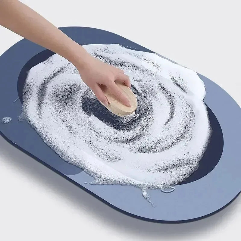 Absorbent Coral Velvet Bath Mat – Soft, Fast-Drying Comfort