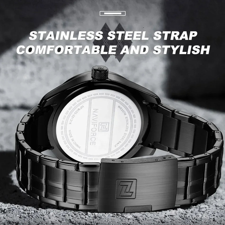 Men's Waterproof Quartz Watch With Stainless Steel Band